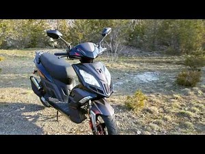 Scooter vs motorcycles. Comparison