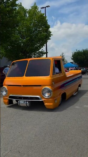 This Pickup Gave Up Its Bed for a Blown V8 #hemi #v8 #v8power #v8engine