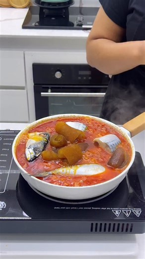 Fish stew Perfect for Rice and beans with dodo😁 Food processor @rayluxafrica #fishstew #recipe #recipes #cooking | Hotnspicykitchen