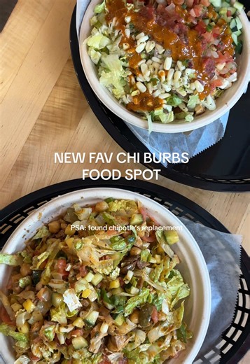 no skimpy servings here!! this is now my new favorite food spot in the chicago suburbs @Currito #chicagotiktok #resturantreview #chicagoeats #chiptole #chicagorestaurants