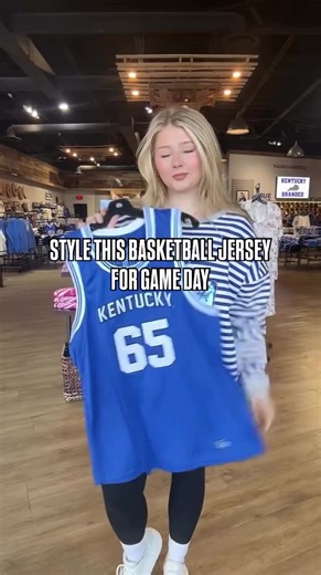 Stop by and shop with us before heading to the game tonight! 🏀 Shop in store at any of our locations or online at kentuckybranded.com #kentucky #kentuckybranded #kentuckybasketball