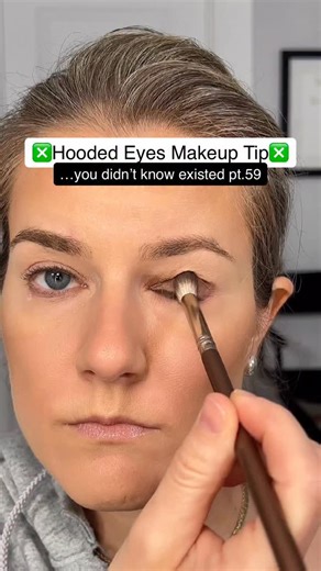 Michaella on Instagram: "❎Hooded Eyes Makeup Tip!❎ Save & Join 100s of other women in my hooded eyes makeup course! Comment “shop” for the links to all the products used 🛍️🛍️https://liketk.it/5zC1S @natashadenona eyeshadow palette 🔥 @makeupbymario liner @summerfridays blush - this shade is quickly a new fav!!! @charlottetilbury in pillow talk fair gift set 💕 #hoodedeyesmakeup#hoodedeyemakeup#makeupforhoodedeyes #eyelinerhack#eyelinerhacks#makeuphacks#makeuptips#beautyhacks#beautytips#makeupt