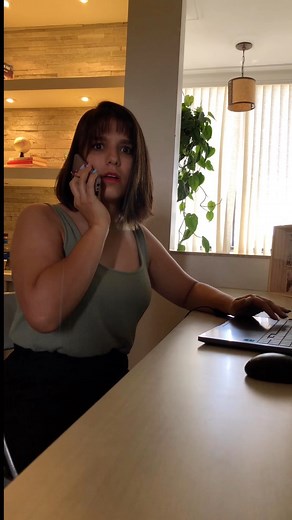 Beatriz Brum Leão | Aprendendo a ser mãe | Paola Bracho, é você? 😂😂 | Instagram