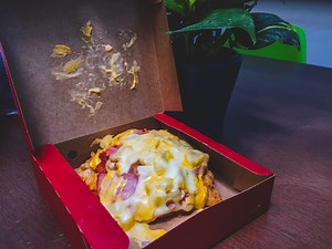 Taste Test: I tried the KFC Chizza so you don't have to | Coconuts