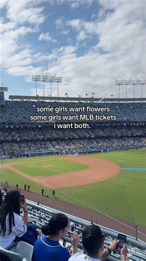 girls love baseball #baseball #mlb #dodgers #ladodgers