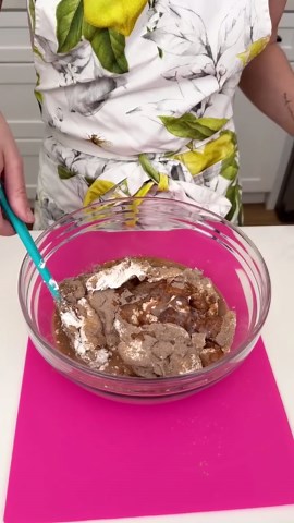 I Can’t Believe How Good This Frozen S’mores Recipe Is – The Perfect No-Bake Summer Dessert!