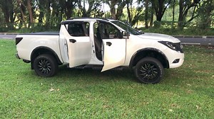 Supercharging your car audio, behind the scenes complete CARROZZERIA and PIONEER car entertainement AUDIO AND DSP Everything about the BT-50 is carefully planned to relax, delight and make you feel right at home - From the spacious cabin to the interior noise control and the 8-speaker sound system. ,PACKAGE LOADED.CARROZZERIA Time Alignment optimises sound for every seat Wherever you sit in your car, you’ll be closer to some speakers than others, which affects how the music sounds. Time Alignmen