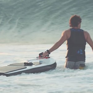 863K views · 1.6K reactions | This inflatable surfboard can go 31 mph. | Inventions Insider | Facebook