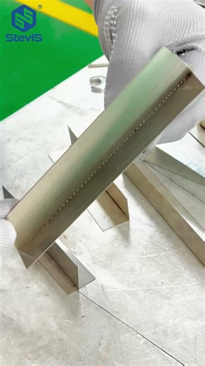 [SteviS Laser] 10 kg light weight 300W mini protable high-speed laser welding machine for metal