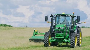 25K views · 54 reactions | John Deere 6R Series Tractor updates are prepared to amaze in 2019, with the lineup of equipment gaining a range of exciting, customizable features. Check out the video below or follow this link to learn more: https://bit.ly/2NJp2EB | Machinefinder | Facebook