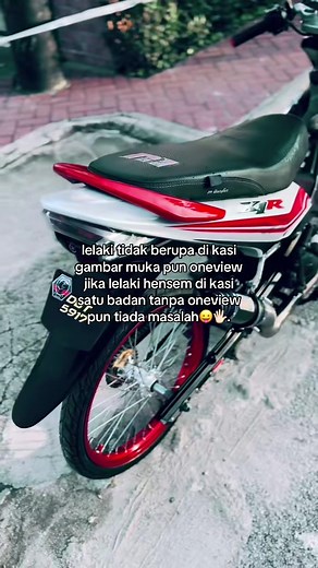 Lelaki Hensem dan Penilaian di Media Sosial