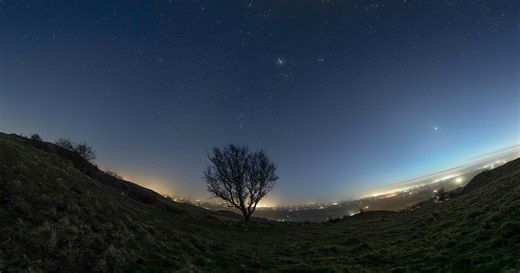 Photographer Captures All Seven Planets Visible in the Night Sky