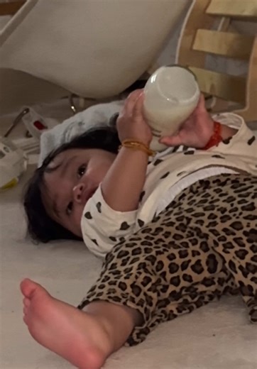 New skill unlocked👏🏻👏🏻 so proud of babygirl #milestone #clap #baby #learing #fyp