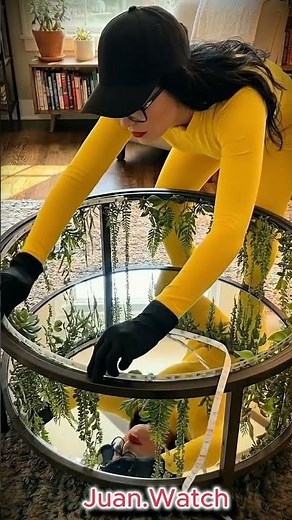 DIY Infinity Table: You won’t believe the depth! 🕳️✨