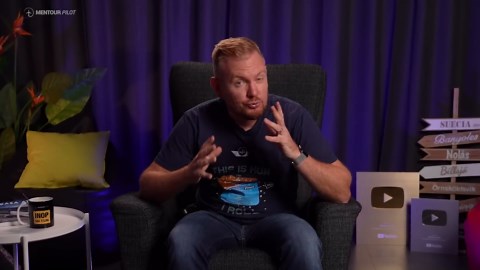 How Two FedEx Pilots Landed on the Wrong Runway in the Dead of Night