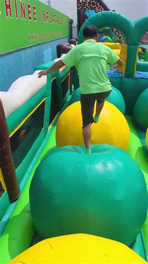 Inflatable Wipeout Big Balls Obstacle Course~ #awesome #inflatable #obstaclecourse
