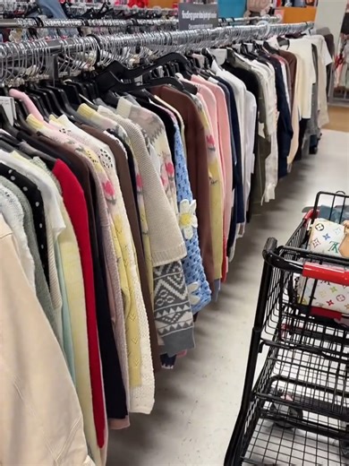 Adorable Spring Tops to Refresh Your Wardrobe