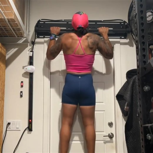 14K views · 43 reactions | The Rogue Jammer Pull-Up Bar is an everyday game-changer—enabling athletes to transport their fitness lifestyle, without compromise, into any room of their home or workplace. Never miss a chance to get some reps in! Shop it now: roguefitness.com/rogue-jammer-pull-up-bar ️: Lauren B. | Rogue Fitness | Facebook