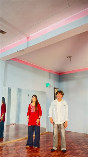 Kamarieya Hila Rahi Hai: Celebrating Holi with Dance