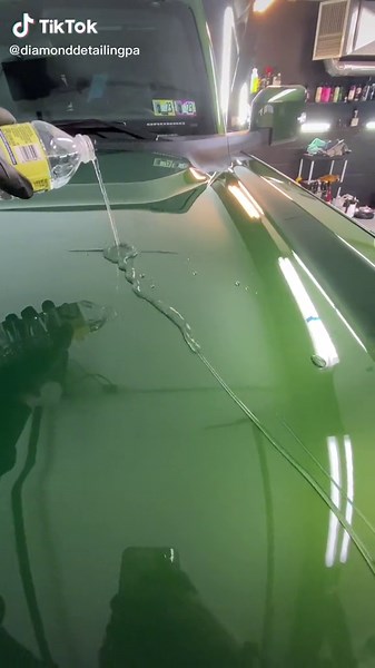 Adams GRAPHENE ceramic coating in action #detailing #carsoftiktok #detailersoftiktok #detailinglife #details #satisfying #cardetailing #ceramiccoating #ceramic #asmr
