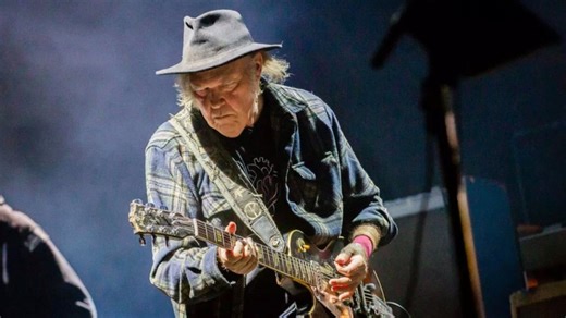 10 Best Neil Young Songs of All Time - Singersroom.com