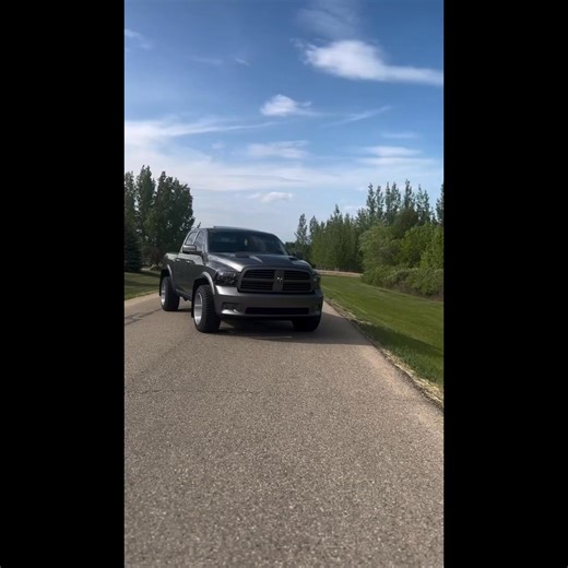 With Cali Off-road Wheels, every design is engineered to turn heads and tackle any terrain, blending aggressive looks with rugged strength. #repost @greygoosehemi #caliwheels #calioffroadwheels #calioffroad #wheels #newwheels #wheelsforsale #wheelupgrade | Cali Off-Road