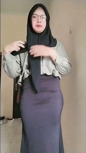 pake rok span. full jadi cewek. nyaman bgt. cder. crossdresser. femboy. waria muda. shemale. trans