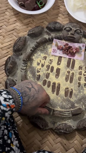 Ebo es el sacrificio prescrito por ifa Para poder alinear nuestro destino Muchas veces no encontramos la solución a nuestros problemas como la falta de economía armonía en la pareja nuestros proyectos no se dan la medicina para ese tipo de obstáculos se llama ebo que es un ritual ejecutado por nosotros los babalawos para poder limpiar el espíritu de nuestros consultantes #babalawo #ifa #yoruba #richlife #santeria | Babalawo México iwori odi