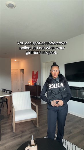 Zayla Adair (@zaylaadair)’s video of police