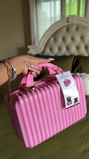 Pretty Girls and Their Makeup Journey