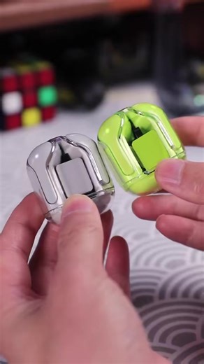 🎧 Crystal Case Wireless Air31 — Clear Headphones ✨ Diseño transparente que roba miradas 🔥 sonido potente para tu música favorita 🎶 💎 Estuche crystal clear con pantalla LED 🔋 Batería duradera para todo el día 📶 Bluetooth rápido y estable 🎤 Llamadas claras con cancelación de ruido 💧 Resistentes al sudor — perfectos para gym 🏋️ Haz que tu estilo suene diferente 😎 🛒 Disponible ahora en Buysuru.shop 🔗 Link en la bio / Envíos disponibles 📦 #air31 #wirelessearbuds #headphones #tech