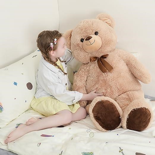 Hug giant teddy bear, soft and warm