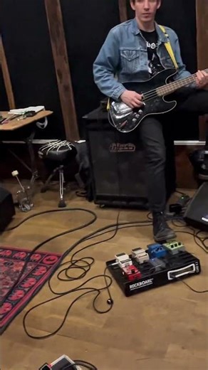 you CANNOT do that #guitarpedal #band #bandpractice