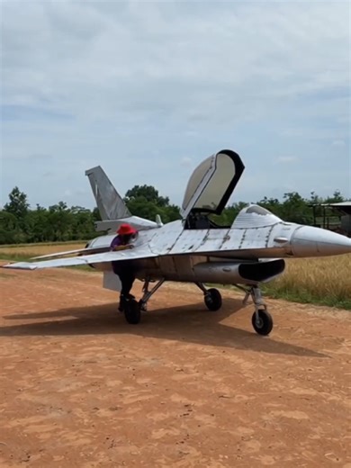 F16 สังกะสีเครื่องยนต์ถังแก๊ส #ai #robot #future #technology #2026