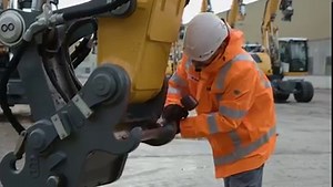Replacing spare parts on a Liebherr quick coupler SWA can be done quickly and easily on the construction site and thus causes only short downtimes. The pinned bushings mean that it is no longer necessary to cut off and weld the bushing. In the video we show how easy it is to change the half shells on a Liebherr quick coupler SWA from the HD generation onwards. Our tip: simply order the required original parts online at www.MyLiebherr.com. Learn more about our quick couplers: https://www.liebherr
