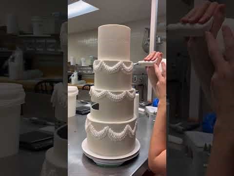 Very fun DIY🥰 #wedding #diy #cardbox #2023wedding #cake #cakedecorati