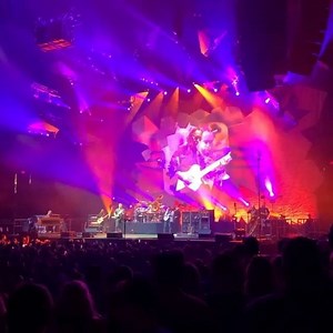 ‪Break Free! ‬ ‪-‬ ‪#davematthewsband #dmb #dmbfalltour2018 #dmbgc #columbus ‬ ‪-‬ ‪🎥 @juicehandles ‬ | DMB Gorge Crew