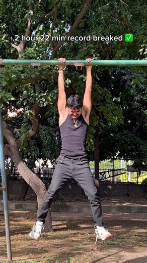 3 ghnto tak latka rha ye banda 🔥💀 #shortsfeed #fitnesschallenge #jailbreak