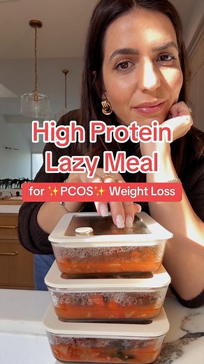 PCOS Weight Loss • Tallene Hacatoryan on Instagram: "POV: You’re meal prepping for PCOS while playing our step by step cooking videos from the 4 week meal + workout plan…right from your kitchen table 😍 Recipe sneak peek 🤫 Rustic Italian Kale & Beef Stew (YUM!!) ✨ 1/2 lb of ground beef 1/2 cup of diced onions 1/2 cup of diced carrots 1 tsp of minced garlic 1 tbs of olive oil 1 tsp of Italian seasoning 2 cups of tomato puree 3 cups of chicken broth 2 cups of chopped kale 3 slices of gluten-free 