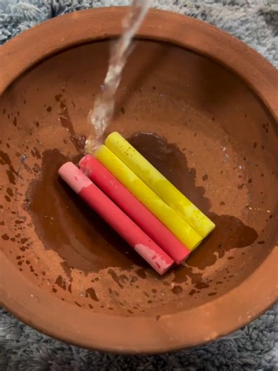Chalk Crushing ASMR: Satisfying Chalk Crumble Video