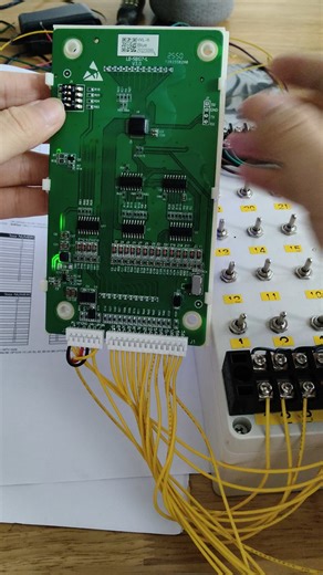 Grace Peng on Instagram: "Legend Control LCD display Gray code/binary #elevator #lift #fyp #mexico #mexicocity #Ecuador #Venezuela #Peru #Argentina #display #binary #gray #lebanese #lcd"