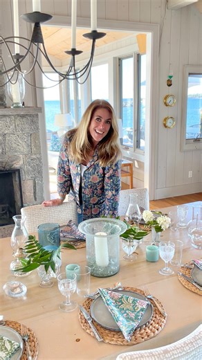 Sarah Richardson on Instagram: "Hosting Thanksgiving this year? Get inspired with beautiful table setting ideas, simple decor tips, and effortlessly elegant ways to create a table that feels collected, curated, and inviting. #sarahrichardson #sarahrichardsondesign #design #srdesignlife #handblockprinted #cotton #cottonnapkins #floralpattern #fall #autumn #falltablescape #tablesetting #thanksgiving #spritzcollection"