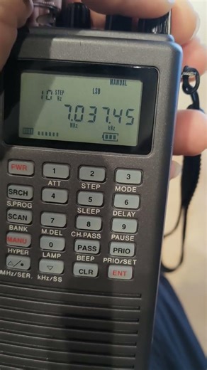 40meter band test for ebay listing AOR2700 or BUSTERS NDM2000