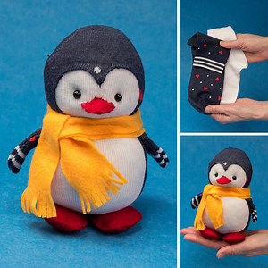 Einfach und unkompliziert eine Pinguin-Puppe aus Socken mit Schal basteln - ganz ohne Nähmaschine! | Miarti - Kreative ideen