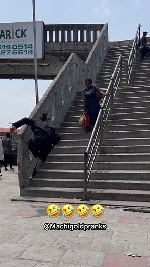 😂Invisible objects prank😂🤣🤣🤣🤣wait for it 😂😂 🎵Song: movement by @HUZLER BOB #goviral #viral #machigoldpranks #pranks #prank #prankster #discover #trend #trending #fyp #foryou #fypシ #foryoupage #tiktoknaija #tiktoknigeria #tiktokindia #tiktokuk #tiktokusa #dontletthisflop