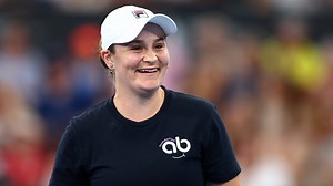 Ash Barty returns to tennis court days after announcing pregnancy