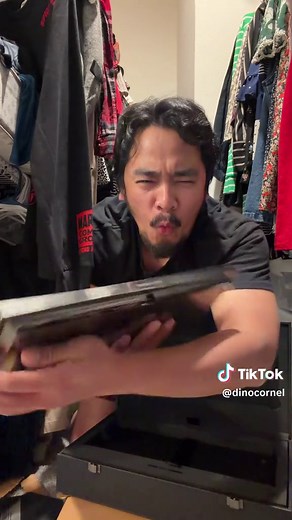 I guess my wife now owns 1 of 1337 Huntsman Signature Edition I’m sure my wife would love this precision-engineered and master-crafted keyboard built with anodized aluminum chassis with mirror-polished accents. on behalf of my wife, thank you @Razer #theultimatenerd #gamingsetup #gamingroom #gamer