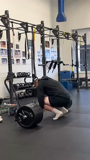 Matthew CONQUERED his last week in the gym before the wrestling season He’s ready to take the mat by storm ⛈️ @just_sum_heavyweight #aclcomeback #acl #acljourney #sportsperformance #injuryprevention #aclrehab #forcedecks | Innovative Training Solutions, LLC | Facebook