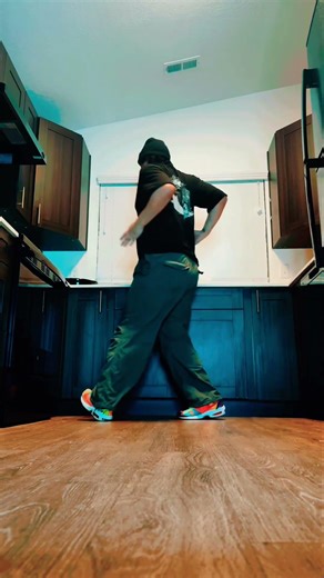 Katseye #katseye #gameboy #katseyeedit #dance #gameboy #dancerlife #shorts #shortvideo #dancevideo