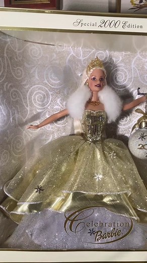 1999 vs 2000 Holiday Barbies: Not as Rare as You Think!